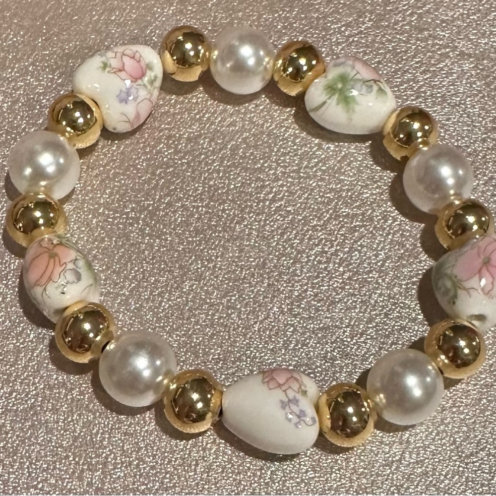 Floral Pearl and Gold Beaded Bracelet